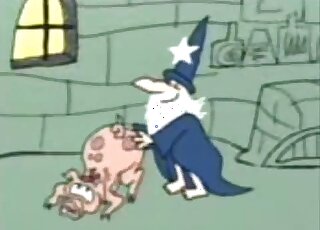 Un sorcier solitaire invoque un cochon pour pouvoir le baiser avec passion